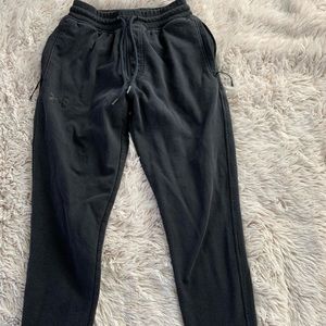 Black joggers, medium